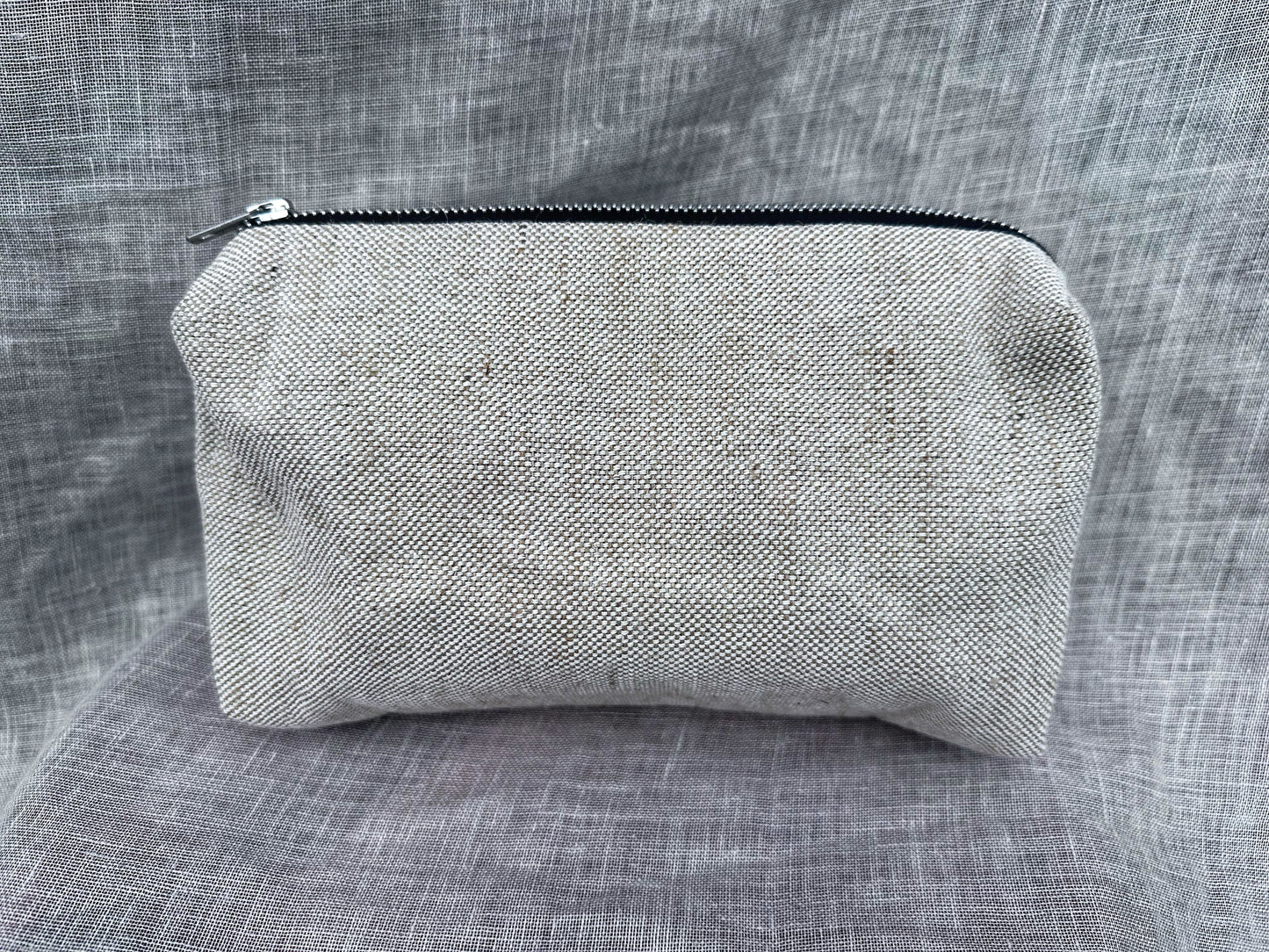 Gumnut Leaf Makeup Bag in Hot Pink