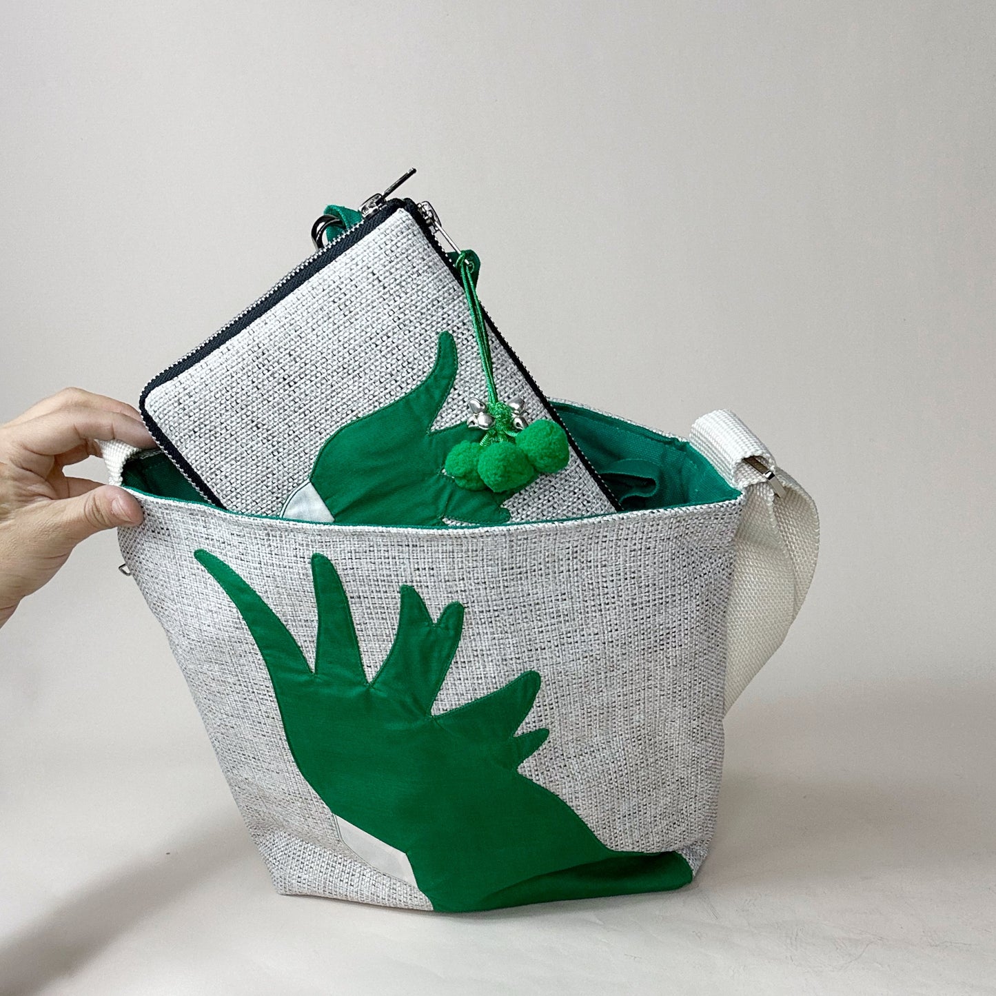 Cockatoo Crossbody Jute Shoulder Bag in Green