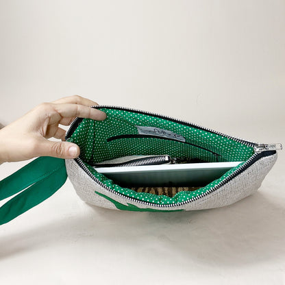jute cockatoo cluch in green opened up